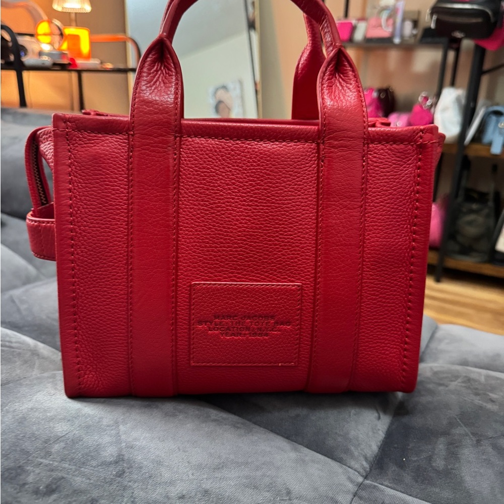 Marc Jacobs Red 'The Tote Bag' Leather Mini Tote - Picture 4 of 9